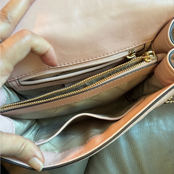 Michael Kors Light Pink Medium Crossbody Bag – Super Cute - Picture 9 of 10